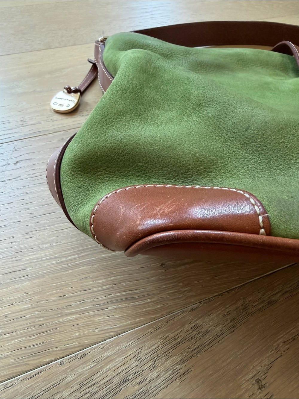 Vintage Dooney & Bourke Green Leather Shoulder Bag w/ Brown Trim and Gold Charm - Picture 10 of 13